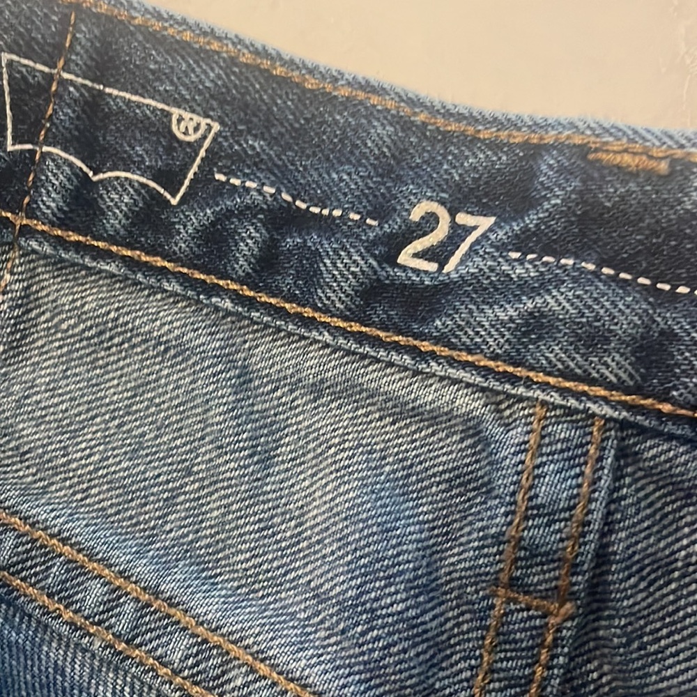 LEVIS JEAN SHORTS - Picture 4 of 5